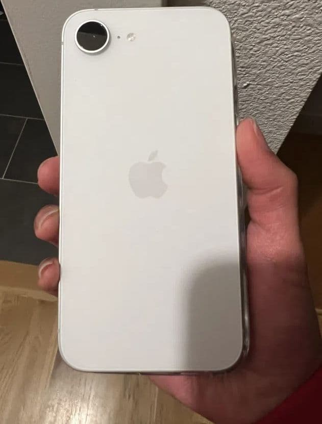 iPhone 16e